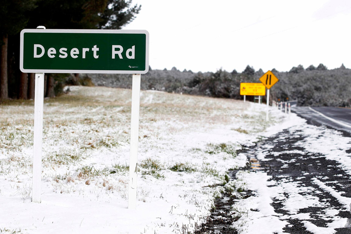 Snow warning issued for Desert Rd overnight
