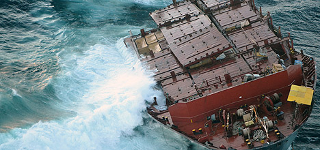 The Rena SunLive - Salvors assess damaged Rena wreck - The Bay's News First