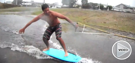 SunLive - Boogie boarders beat floods - The Bay's News First