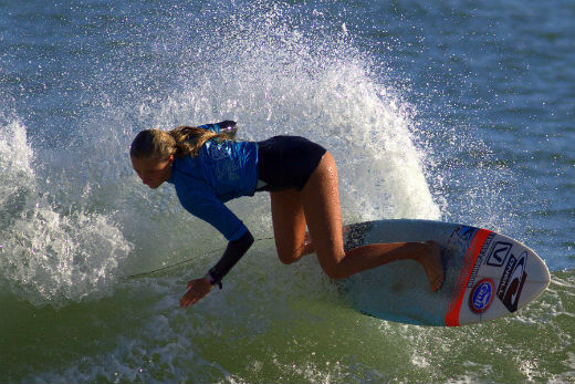 SunLive - De Mooij surfs to maiden victory - The Bay's News First