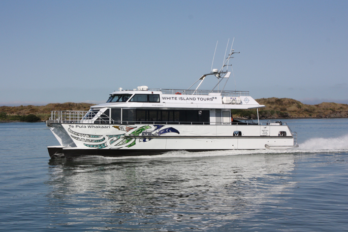 whakaari boat tour