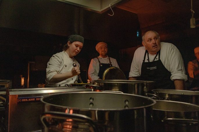 Students turn rescued food into fine-dining