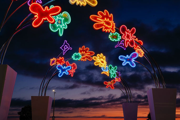 Sunlive Taurangas Waterfront Lights Up For Summer The Bay S News First