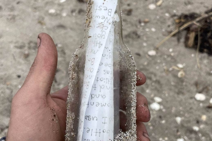 SunLive – Wiadomość w butelce wyrzucona po 3 latach na morzu